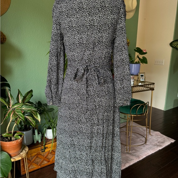 Louche London * Elegant Black and White Floral Dress * SZ US4/UK8 - Picture 3 of 3